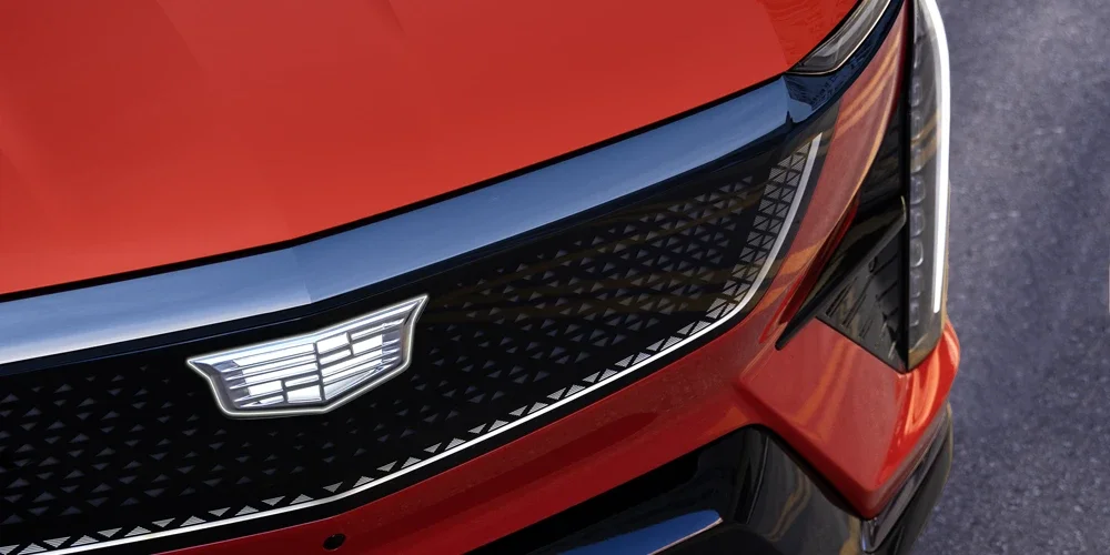Close-up of the Cadillac Crest Emblem on the Cadillac OPTIQ's Grille